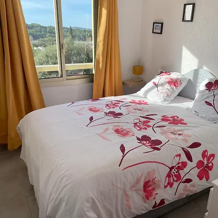Apartmán T2 *